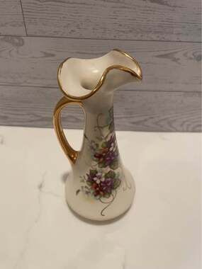 VTG Ceramic Ruffle Vase with Pansies